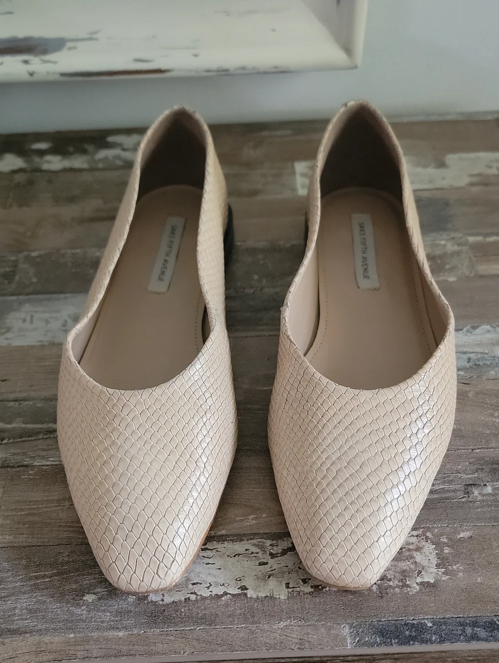 Saks Fifth Avenue Beige/Nude Textured Pointed Flats